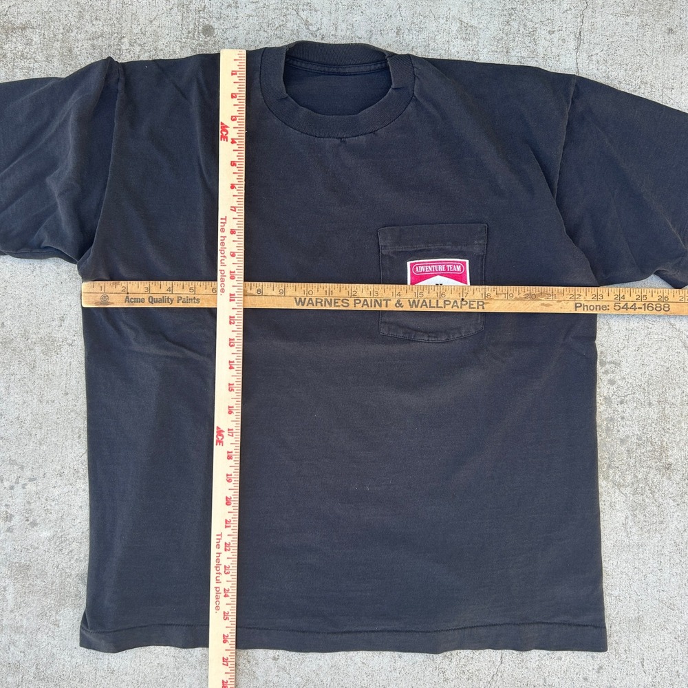 Vintage Marlboro Adventure Team Snake Pass T Shirt XL Faded Black 90s Pocket Tee - Picture 8 of 8